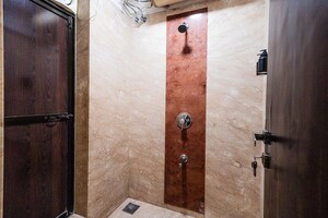  2.5 BHK Apartment at Kalpataru Aura, Ghatkopar West – for Sale