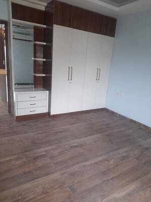 Room in 3 BHK Apartment at Ansal Esencia - Amara Villas, Sector 67 – for Rent
