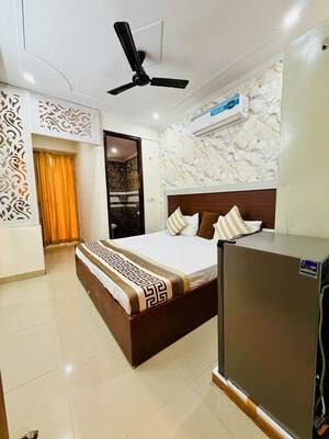 Team Area in 1 RK Builder Floor at Sector 21 – for Rent