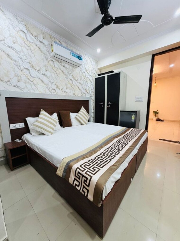 Bedroom, sector 21 1 RK 200 Sq.Ft. Builder Floor In Sector 21 Gurgaon 10646228