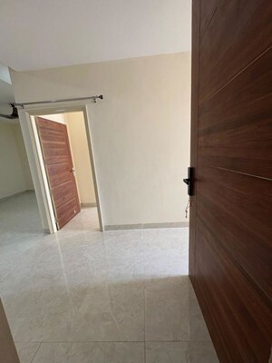 Room in 3 BHK Apartment at Aura Homes, Patiala Road – for Rent