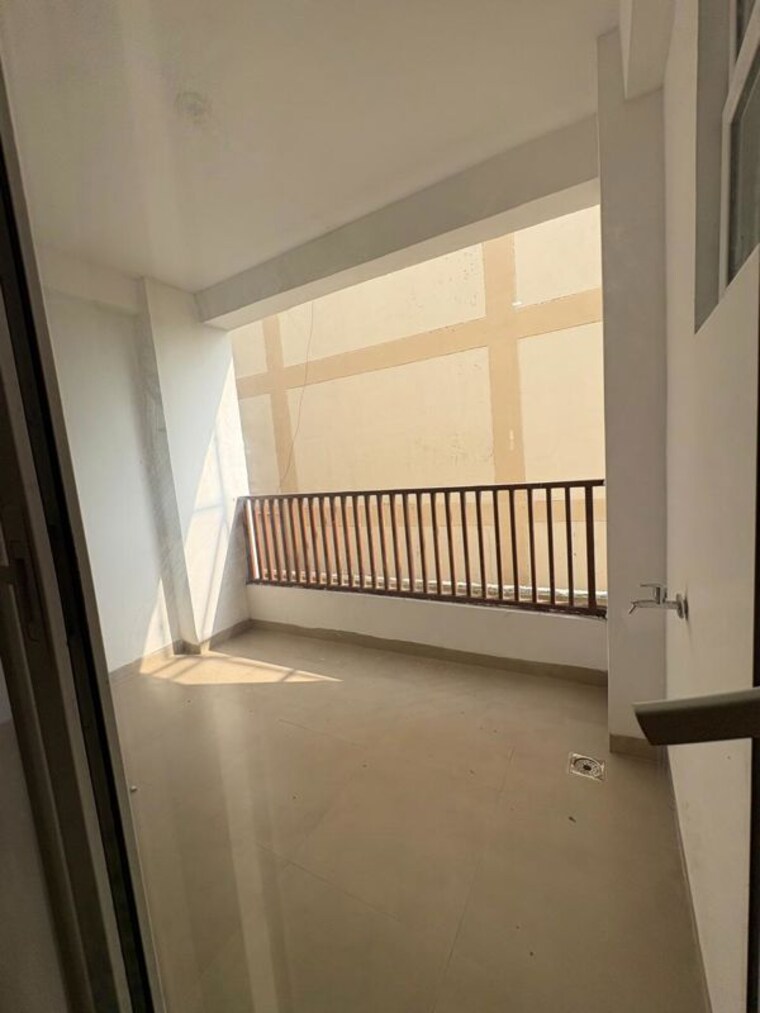 Balcony, aura-homes 3 Bedroom 1850 Sq.Ft. Apartment In Patiala Road Zirakpur 10646225