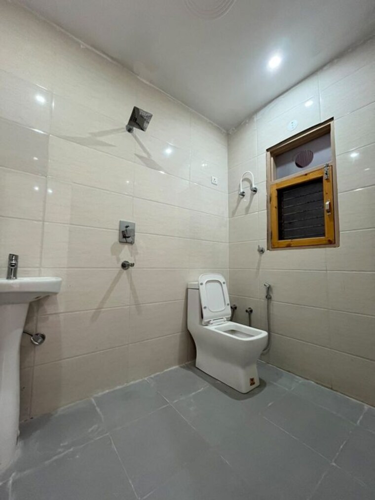 Bathroom, sector 23 1 Bedroom 500 Sq.Ft. Builder Floor In Sector 23 Gurgaon 10646250