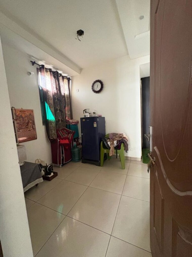 Room, patiala road 1 RK 560 Sq.Ft. Apartment In Patiala Road Zirakpur 10646257