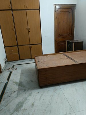 Bedroom in 2 BHK Apartment at Ip Extension – for Rent