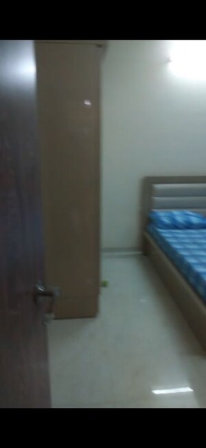 Room in 3 BHK Apartment at Bharat Park Vistas, Andheri West – for Rent