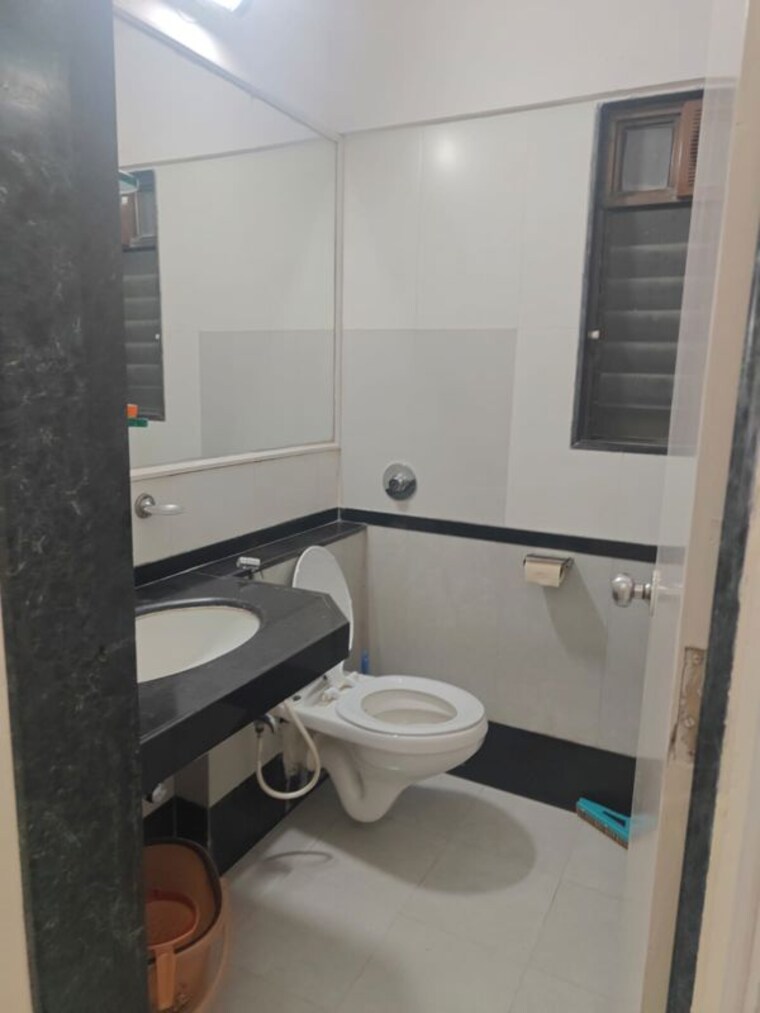 Bathroom, greenwoods-chs 2 Bedroom 860 Sq.Ft. Apartment In Andheri East Mumbai 10646300