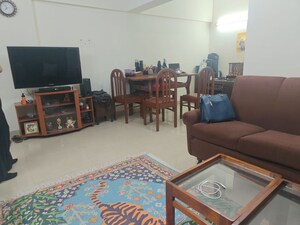 Bedroom in 2 BHK Apartment at Greenwoods CHS, Andheri East – for Rent
