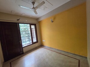 Room in 4 BHK Independent House at Sector 9 – for Rent