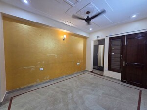 Room in 4 BHK Independent House at Sector 9 – for Rent
