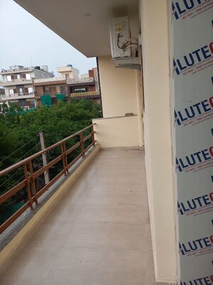 Balcony in 3 BHK Builder Floor at Sector 52 – for Rent