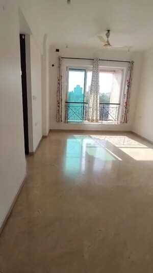 Living Room in 2 BHK Apartment at Chembur – for Rent