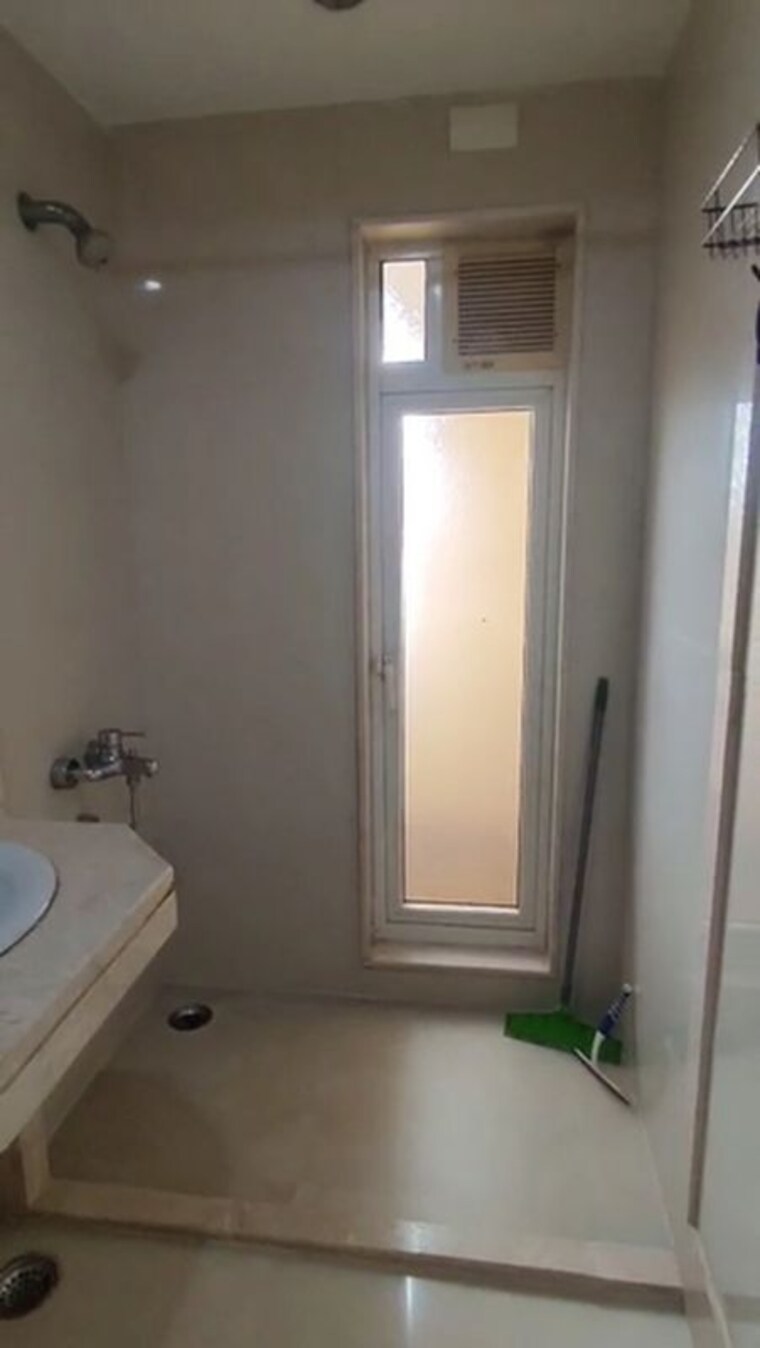 Bathroom, chembur 2 Bedroom 975 Sq.Ft. Apartment In Chembur Mumbai 10646327