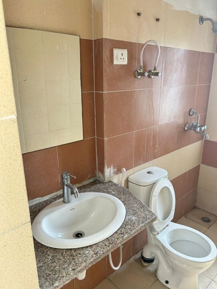 Bathroom, mahagun-my-woods  1000 Sq.Ft. Apartment In Sector 16c Greater Noida Greater Noida 10646343