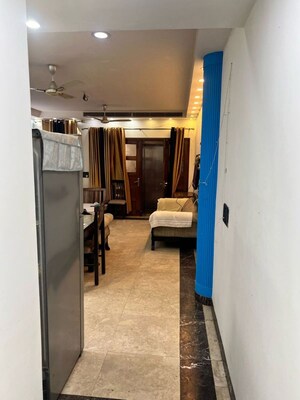 Parking in 2 BHK Builder Floor at Lajpat Nagar ii – for Rent