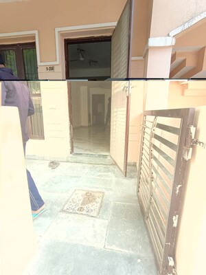 Staircase in 3.5 BHK Villa at Amrapali Leisure Park, Amrapali Leisure Valley – for Rent