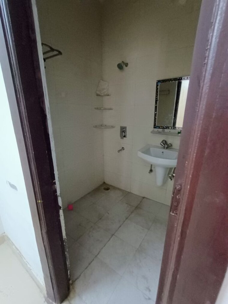 Bathroom, amrapali-leisure-park 3.5 Bedroom 1825 Sq.Ft. Villa In Amrapali Leisure Valley Greater Noida 10646358