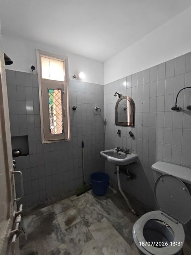 Bathroom, sector 4 dwarka 2 Bedroom 1450 Sq.Ft. Apartment In Sector 4 Dwarka Delhi 10646393