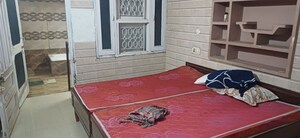 Bedroom in 2 BHK Builder Floor at Sector 40 – for Rent