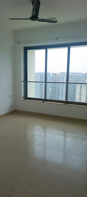 Room in 3 BHK Apartment at Kalpataru Aura, Ghatkopar West – for Rent