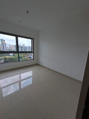 Room in 3 BHK Apartment at Kalpataru Immensa B, Kolshet Road – for Rent