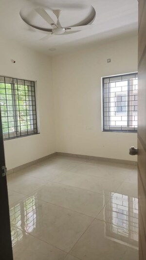 Room in 3 BHK Apartment at Hallmark Sunnyside, Manchirevula – for Rent