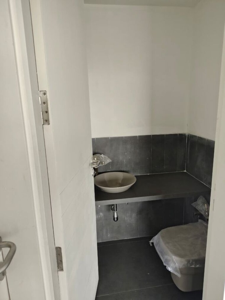 Bathroom, sherwoods-opulent 4 Bedroom 4600 Sq.Ft. Apartment In Sevasi Vadodara 10646458