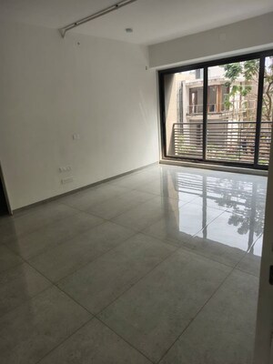 Room in 4 BHK Apartment at Sherwoods Opulent, Sevasi – for Sale