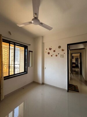 Room in 2 BHK Apartment at Kalash Kumkum Darshan, Vasai East – for Rent