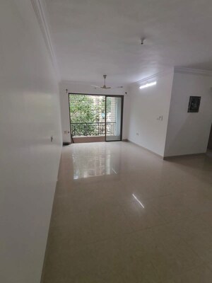 Room in 2 BHK Apartment at Presidential Plaza, Ghatkopar West – for Rent