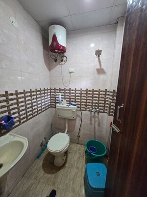 Bathroom in 2 BHK Builder Floor at Sector 57 – for Rent