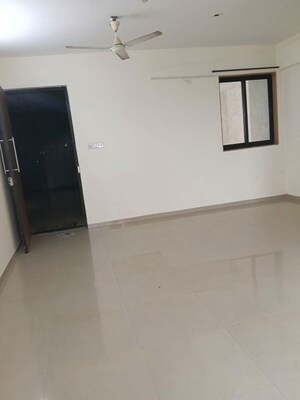 Room in 2 BHK Apartment at Rustomjee Elanza, Malad West – for Rent