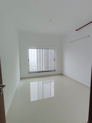 Room in 3 BHK Apartment at Runwal The Central Park, Chinchwad – for Sale