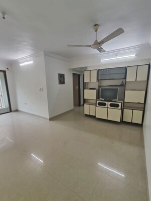 Room in 2 BHK Apartment at Presidential Plaza, Ghatkopar West – for Rent