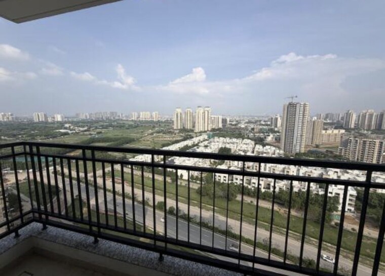 Balcony, sobha-city-gurgaon 3 Bedroom 2002 Sq.Ft. Apartment In Sector 108 Gurgaon 10646580