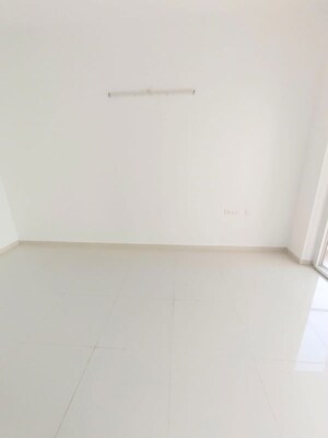 Room in 3 BHK Apartment at Runwal The Central Park, Chinchwad – for Sale