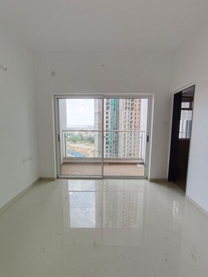Room in 4 BHK Apartment at Runwal The Central Park, Chinchwad – for Sale