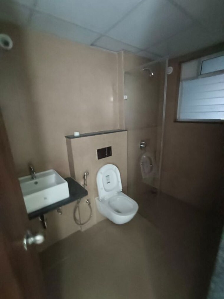 Bathroom, runwal-the-central-park 4 Bedroom 1847 Sq.Ft. Apartment In Chinchwad Pune 10646606