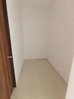 Room in 4 BHK Apartment at Runwal The Central Park, Chinchwad – for Sale