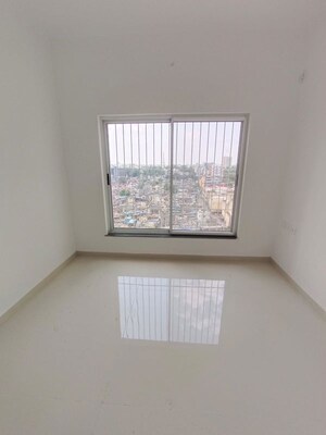 Room in 4 BHK Apartment at Runwal The Central Park, Chinchwad – for Sale