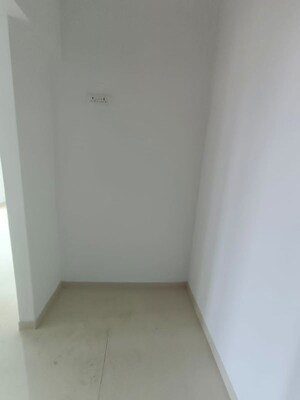 Room in 4 BHK Apartment at Runwal The Central Park, Chinchwad – for Sale