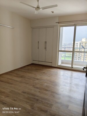 Room in 4 BHK Apartment at Lotus Panache, Sector 110 – for Rent