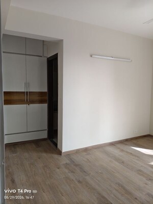 Room in 4 BHK Apartment at Lotus Panache, Sector 110 – for Rent