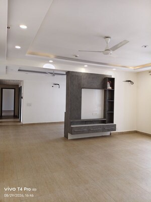 Room in 4 BHK Apartment at Lotus Panache, Sector 110 – for Rent