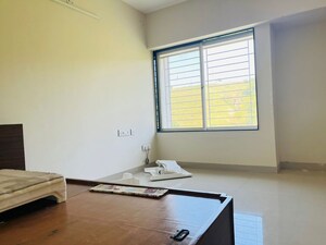 Room in 2 BHK Apartment at Brahma Vantage B, Bavdhan – for Rent