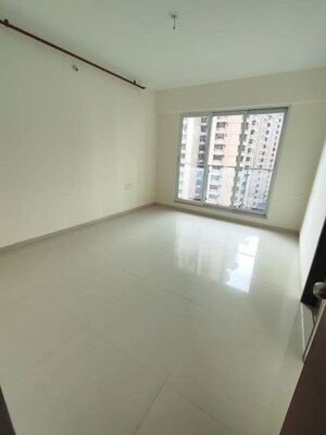 Room in 5 BHK Apartment at Raj Tattva, Kapur Bawdi – for Sale