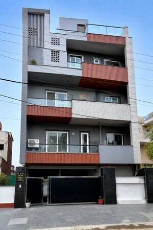 3 BHK Builder Floor For Rent in Sector 9a