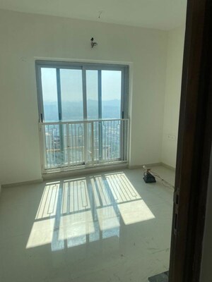 Room in 2 BHK Apartment at Mayfair The View, Vikhroli West – for Rent