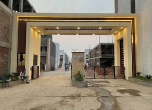 3 BHK Penthouse – Entrance View at Bhopal Mandi - for Sale