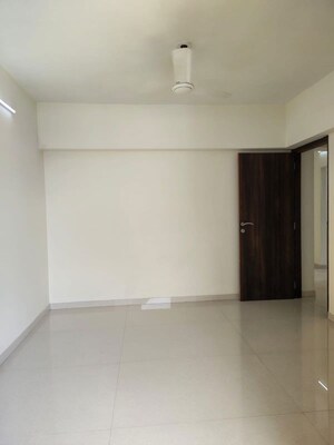 Room in 2 BHK Apartment at Raajyam Amity Apartments, Vakola – for Rent